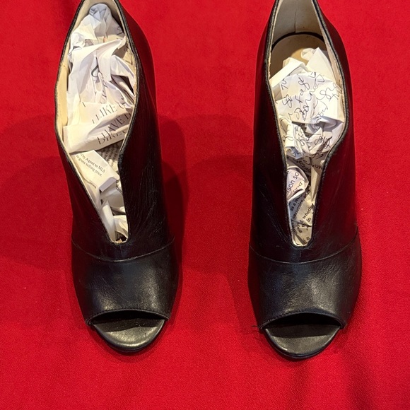 Nine West Black Peep-Toe Heels - Picture 1 of 3